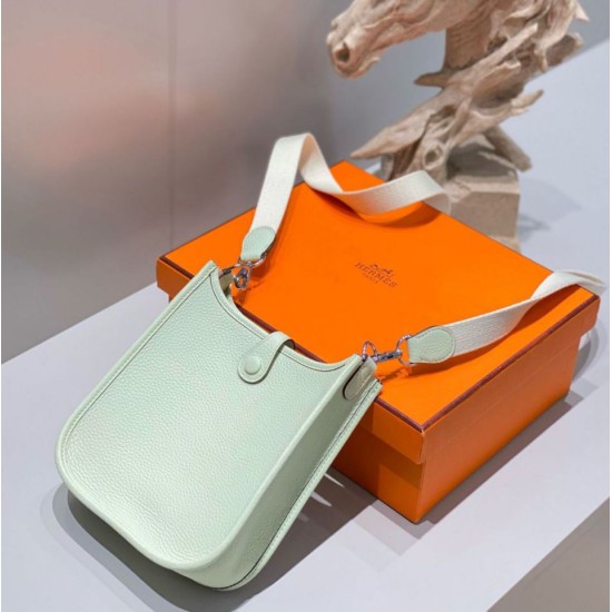 Miglior sito Replica Borse Hermes Evelyne III TPM verde Clemence Imitazioni Outlet Online
