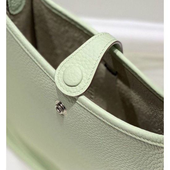 Miglior sito Replica Borse Hermes Evelyne III TPM verde Clemence Imitazioni Outlet Online