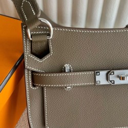Miglior sito Replica Borsa Hermes Jypsiere Mini fatta a mano in pelle di vitello color talpa Imitazioni Outlet Online