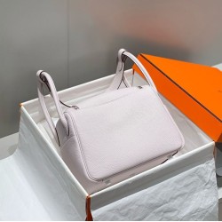 Miglior sito Replica Borsa Hermes Lindy 26 cm viola chiaro con finiture dorate Imitazioni Outlet Online