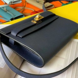 Miglior sito Replica Portafoglio Hermes Kelly Classique To Go Epsom Blu Scuro Imitazioni Outlet Online