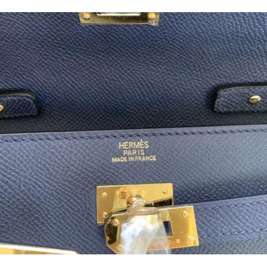 Miglior sito Replica Portafoglio Hermes Kelly Classique To Go Epsom Blu Scuro Imitazioni Outlet Online