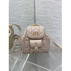 Migliore Repliche Zaino piccolo Dior Caro in Pelle di agnello beige Macrocannage Economiche Outlet Online