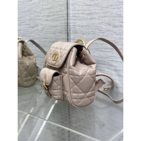Migliore Repliche Zaino piccolo Dior Caro in Pelle di agnello beige Macrocannage Economiche Outlet Online