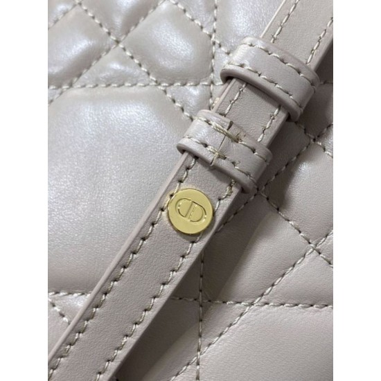 Migliore Repliche Zaino piccolo Dior Caro in Pelle di agnello beige Macrocannage Economiche Outlet Online