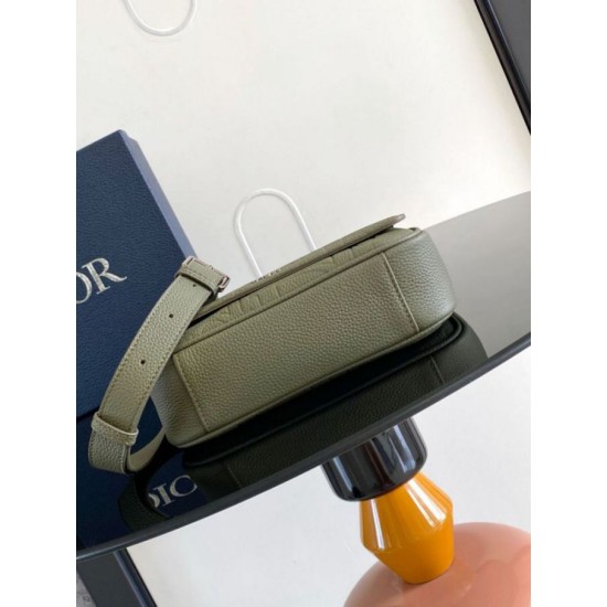 Perfette Qualità Repliche Borsa a tracolla da uomo Dior con patta in pelle kaki Gravity Imitazione