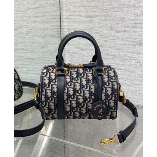 Repliche Borsa Dior Groove 20 Dior Oblique jacquard Blu scuro Imitazioni Premium Replica perfetta Borsa Dior Groove 20 Dior Oblique jacquard Blu scuro Imitazione Outlet Online