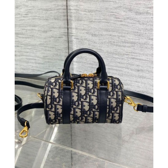 Perfette Qualità Repliche Borsa Dior Groove 16 Mini Dior Oblique jacquard Blu scuro Imitazione Replica perfetta Borsa Dior Groove 16 Mini Dior Oblique jacquard Blu scuro Imitazione Outlet Online