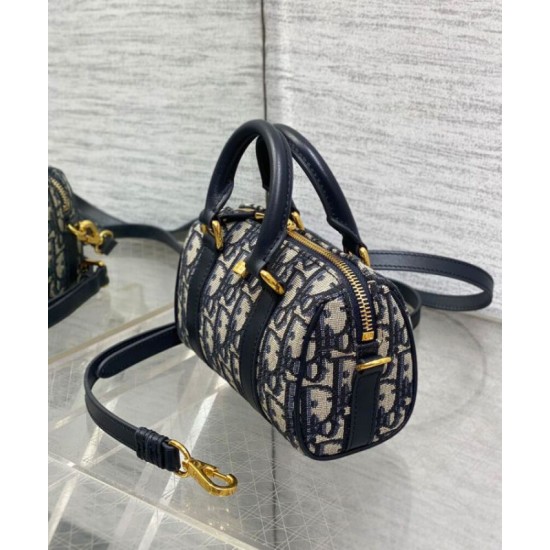 Perfette Qualità Repliche Borsa Dior Groove 16 Mini Dior Oblique jacquard Blu scuro Imitazione Replica perfetta Borsa Dior Groove 16 Mini Dior Oblique jacquard Blu scuro Imitazione Outlet Online