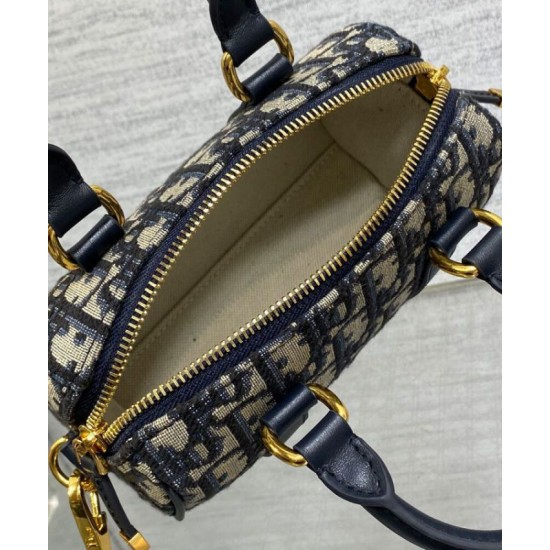 Perfette Qualità Repliche Borsa Dior Groove 16 Mini Dior Oblique jacquard Blu scuro Imitazione Replica perfetta Borsa Dior Groove 16 Mini Dior Oblique jacquard Blu scuro Imitazione Outlet Online