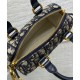 Perfette Qualità Repliche Borsa Dior Groove 16 Mini Dior Oblique jacquard Blu scuro Imitazione Replica perfetta Borsa Dior Groove 16 Mini Dior Oblique jacquard Blu scuro Imitazione Outlet Online