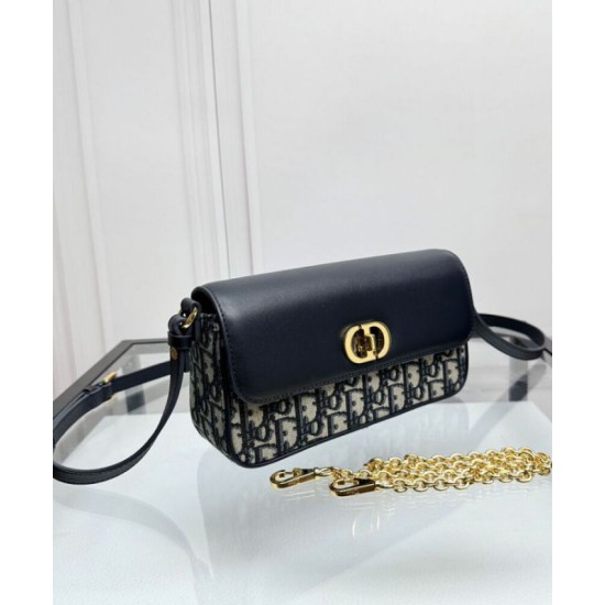 Repliche Mini borsa Dior 30 Montaigne Avenue East-West Double Carry Blu scuro Imitazioni Premium Miglior Falso Mini borsa Dior 30 Montaigne Avenue East-West Double Carry Blu scuro Economiche Premium