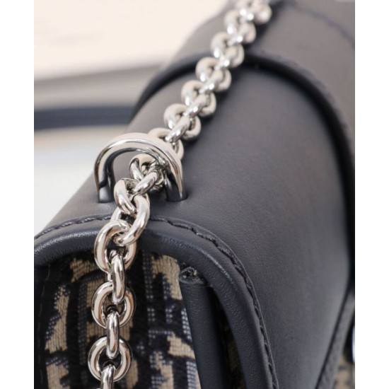 Replica perfetta Dior 30 Montaigne East-West Bag con catena Blu scuro Imitazione Outlet Online