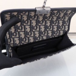 Replica perfetta Dior 30 Montaigne East-West Bag con catena Blu scuro Imitazione Outlet Online