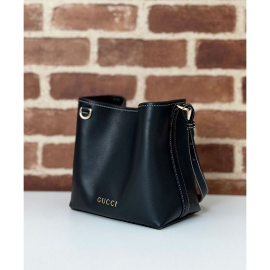 Borsa a secchiello Gucci GG Emblem Mini 815118 Nero Replica originale di alta qualità Perfette Qualità Repliche Borsa a secchiello Gucci GG Emblem Mini 815118 Nero Imitazione
