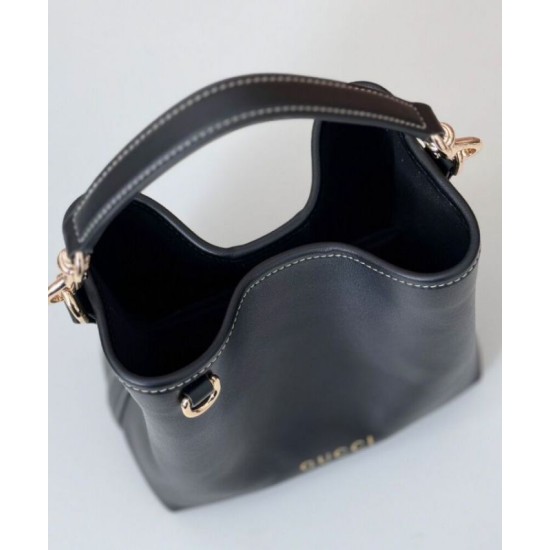 Borsa a secchiello Gucci GG Emblem Mini 815118 Nero Replica originale di alta qualità Perfette Qualità Repliche Borsa a secchiello Gucci GG Emblem Mini 815118 Nero Imitazione
