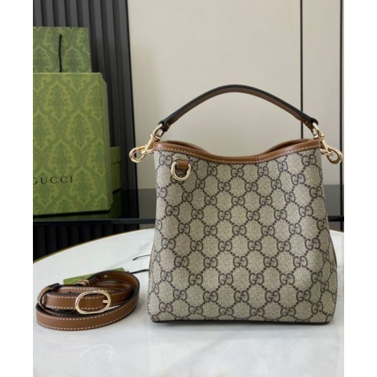 Miglior Falso Borsa a secchiello Gucci GG Emblem Mini 815118 Caffè Economiche Premium