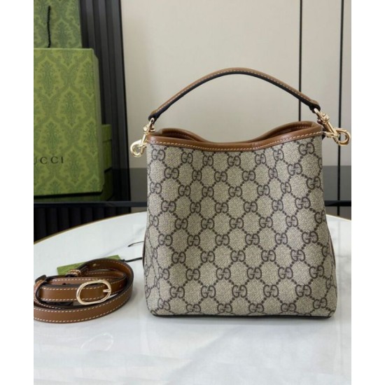 Miglior Falso Borsa a secchiello Gucci GG Emblem Mini 815118 Caffè Economiche Premium