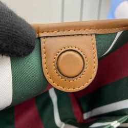 Miglior Falso Borsa a secchiello Gucci GG Emblem Mini 815118 Caffè Economiche Premium