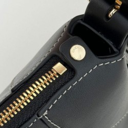 Migliore Repliche Borsa a tracolla media Gucci GG Emblem 815217 Nero Economiche Outlet Online