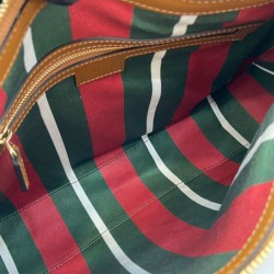 Replica perfetta Borsa a tracolla media Gucci GG Emblem 815217 Caffè Imitazione Outlet Online