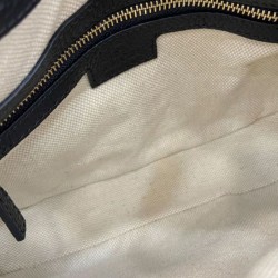 Miglior Falso Borsa a tracolla piccola Gucci con stemma GG 815409 Nera Economiche Premium