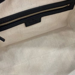 Perfette Qualità Repliche Borsa piccola con manico superiore Gucci GG Emblem 815255 Nera Imitazione