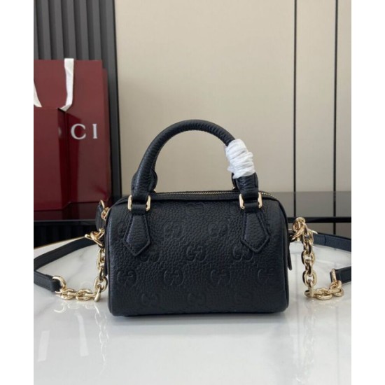 Perfette Qualità Repliche Borsa con manico superiore Super Mini Gucci GG Emblem 815256 Nera Imitazione