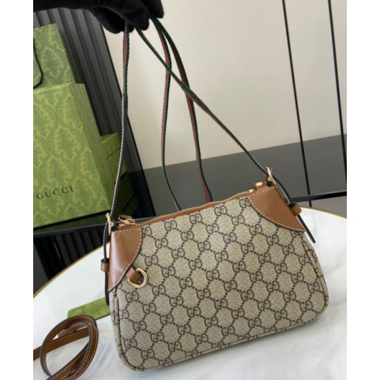 Miglior Falso Borsa a tracolla piccola Gucci GG Emblem 815218 Caffè Economiche Premium