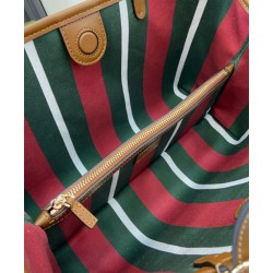 Migliore Repliche Borsa tote piccola Gucci GG Emblem 815214 Caffè Economiche Outlet Online
