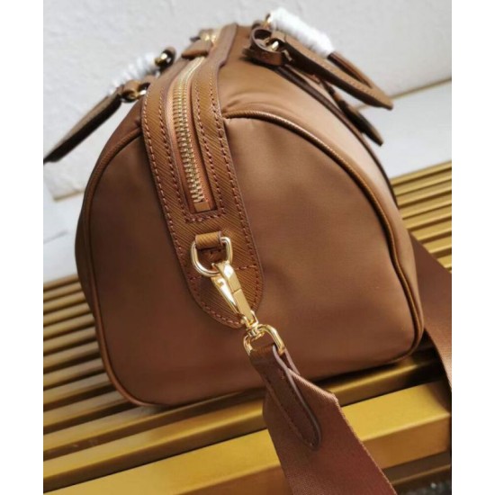 Replica perfetta Borsa tote Prada Fever-Edition in nylon riciclato e Safiano Caffè Imitazione Outlet Online