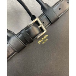 Miglior Falso Borsa a mano grande con fibbia Prada con cintura 1BA416 Nero Economiche Premium