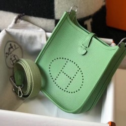 Migliore Repliche Mini borsa Hermes Evelyne III TPM in pelle Clemence verde criquet Economiche Outlet Online