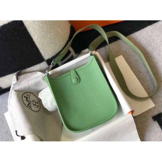 Migliore Repliche Mini borsa Hermes Evelyne III TPM in pelle Clemence verde criquet Economiche Outlet Online