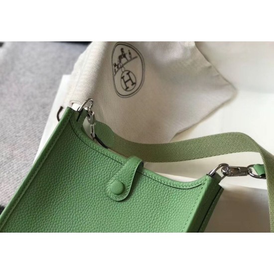 Migliore Repliche Mini borsa Hermes Evelyne III TPM in pelle Clemence verde criquet Economiche Outlet Online