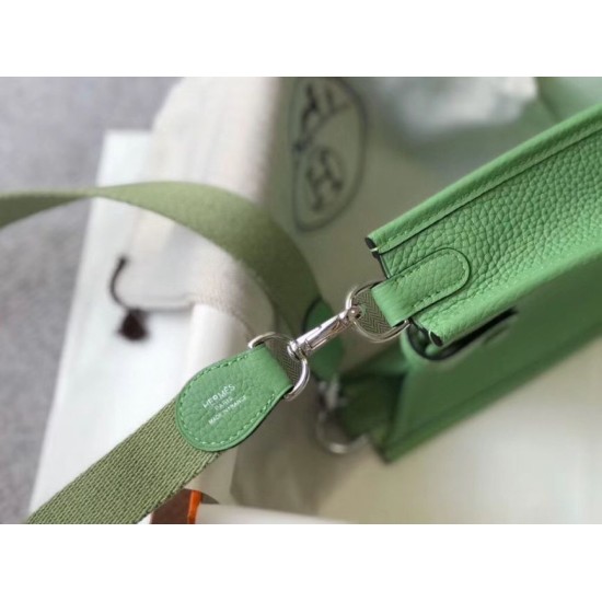 Migliore Repliche Mini borsa Hermes Evelyne III TPM in pelle Clemence verde criquet Economiche Outlet Online