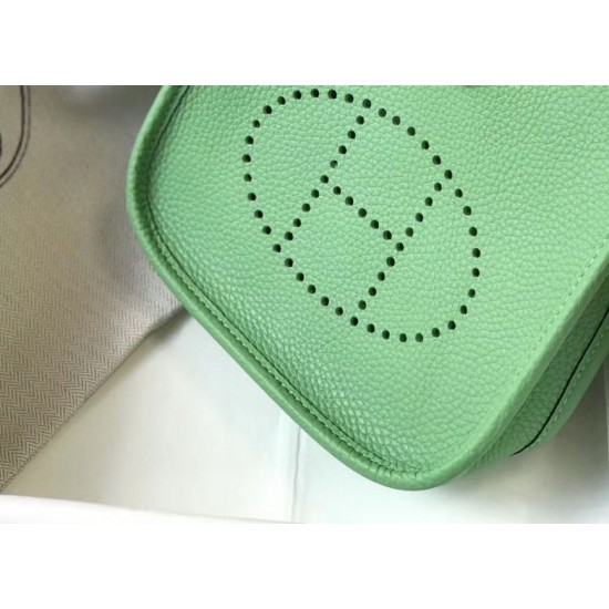 Migliore Repliche Mini borsa Hermes Evelyne III TPM in pelle Clemence verde criquet Economiche Outlet Online