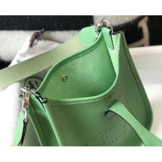 Migliore Repliche Mini borsa Hermes Evelyne III TPM in pelle Clemence verde criquet Economiche Outlet Online