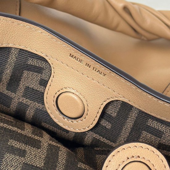 Repliche Borsa hobo Fendi Spy piccola/media/grande con manico ritorto color albicocca Imitazioni Outlet Italia