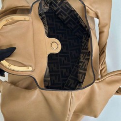 Repliche Borsa hobo Fendi Spy piccola/media/grande con manico ritorto color albicocca Imitazioni Outlet Italia