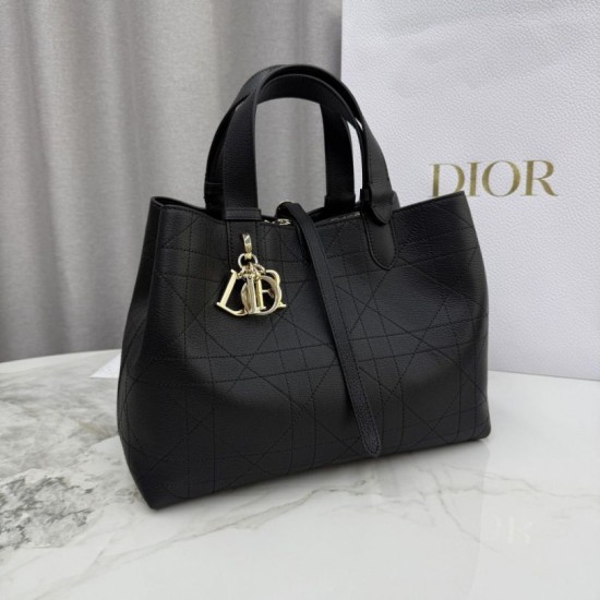 Repliche Borsa Dior Toujours Media/Grande pelle di vitello Macrocannage nera Imitazioni Outlet Italia