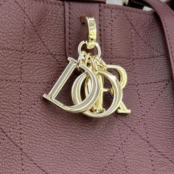 Replica Borsa Dior Toujours Media/Grande pelle di vitello Macrocannage Borgogna False Online Repliche Borsa Dior Toujours Media/Grande pelle di vitello Macrocannage Borgogna Imitazioni Outlet Italia