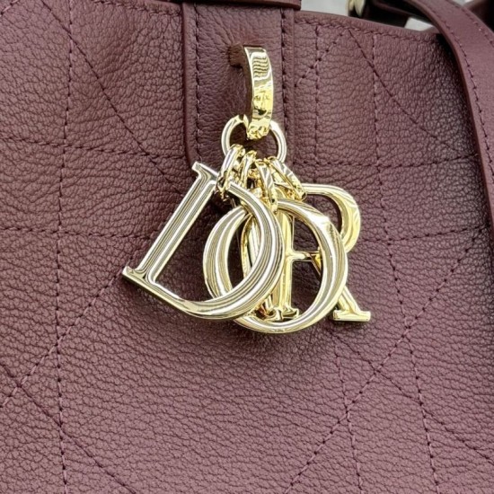 Repliche Borsa Dior Toujours Media/Grande pelle di vitello Macrocannage Borgogna Imitazioni Outlet Italia