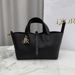 Repliche Borsa Dior Toujours piccola in pelle di vitello Macrocannage Nero Imitazioni Outlet Italia