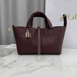 Repliche Borsa Dior Toujours piccola in pelle di vitello Macrocannage bordeaux Imitazioni Outlet Italia