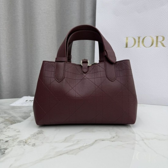 Repliche Borsa Dior Toujours piccola in pelle di vitello Macrocannage bordeaux Imitazioni Outlet Italia