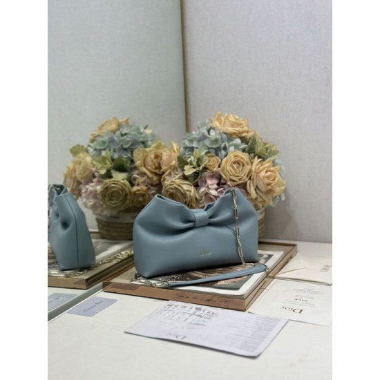 Replica Borsa Dior Bow con fiocco blu e metallo finitura oro False Online Repliche Borsa Dior Bow con fiocco blu e metallo finitura oro Imitazioni Outlet Italia