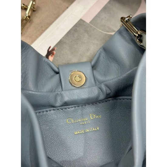 Replica Borsa Dior Bow con fiocco blu e metallo finitura oro False Online Repliche Borsa Dior Bow con fiocco blu e metallo finitura oro Imitazioni Outlet Italia