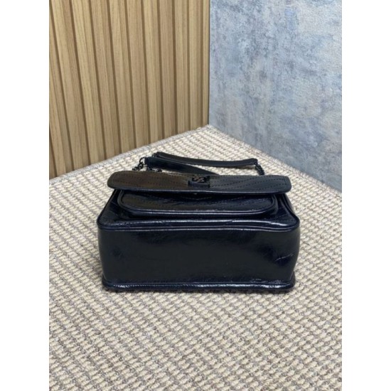 Repliche Borsa a tracolla vintage Niki media YSL Saint Laurent pelle cerata e oliata Nero Imitazioni Outlet Italia