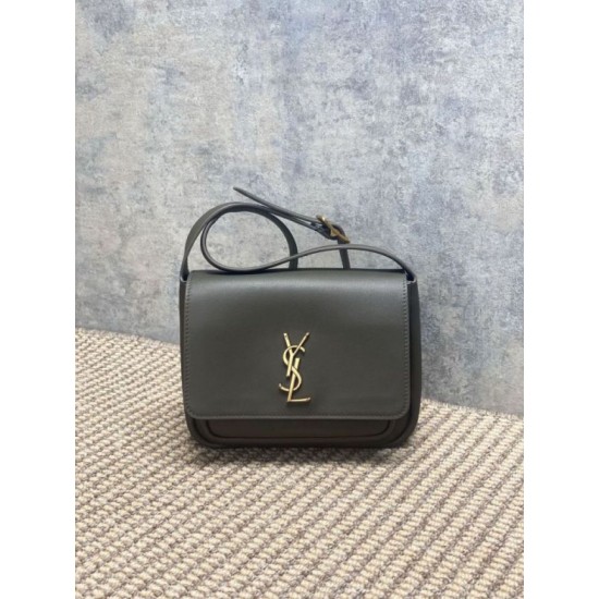 Repliche Borsa a tracolla YSL Saint Laurent Niki Besace grana Muschio leggero Imitazioni Outlet Italia